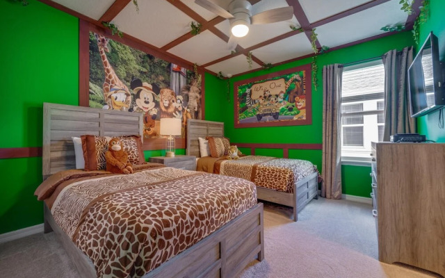 Equisite Windsor Island House