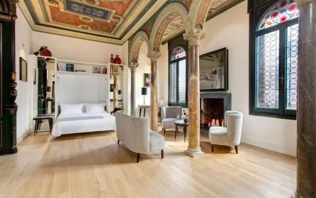 Roof Suite Rome Suitable for 6 Persons