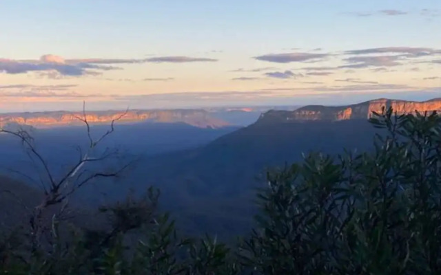 Tullys Hut - Walk to Hikes, Waterfalls, Views