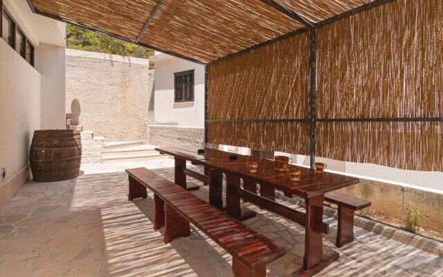 Awesome Home in Omis With Wifi and 6 Bedrooms