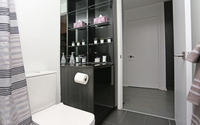 Marvelous 2 Bdrm in Downtown Toronto