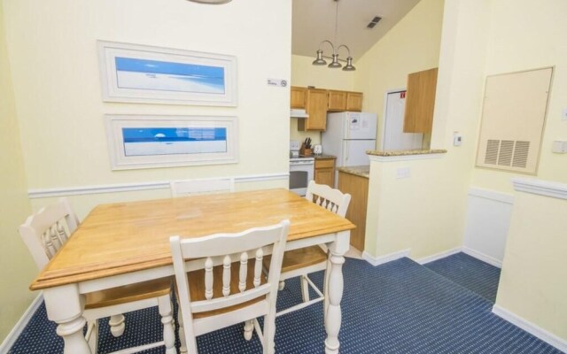 Heng's Runaway Beach Condo