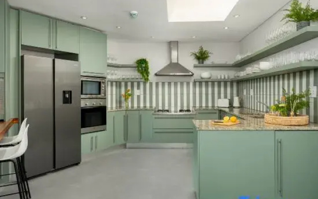 Neighbourgood 1st Crescent