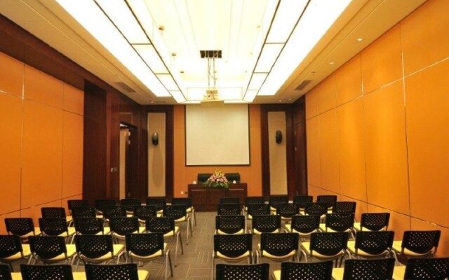 Soluxe Hotel