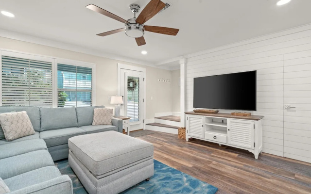 Newly Renovated! 140 Feet To White Sandy Beaches! Pool! Grill!
