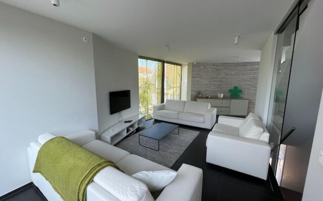 Modern Holiday Home Near Bruges and the North Sea