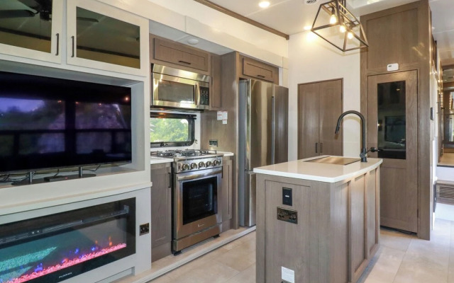 Tickeydoo, Tor Down Quarry