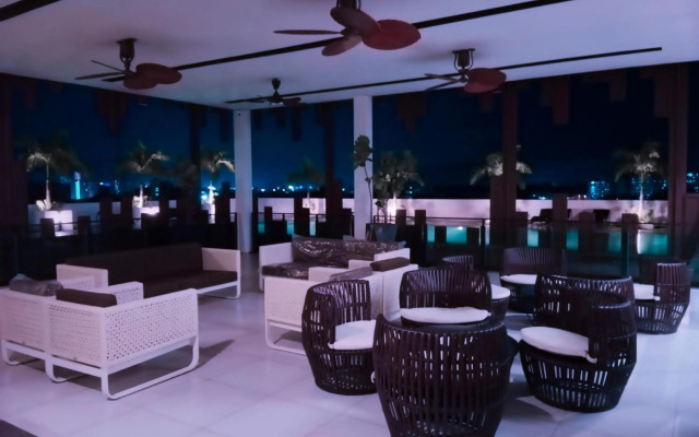 Comfortable18 3R2B 7pax Meritus Perai