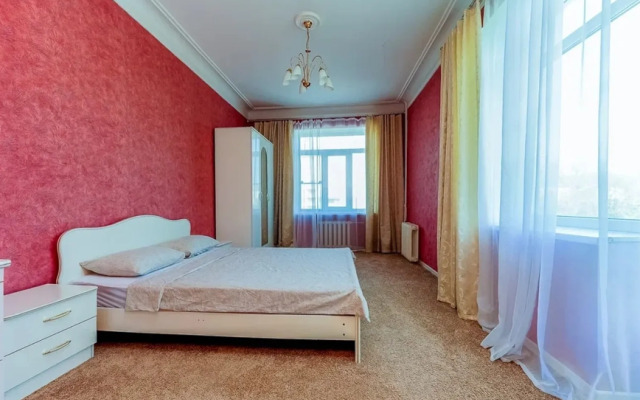 Апартаменты на улице Революции 1905 года 21