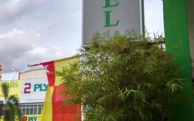Green Hotel