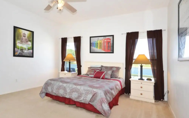 Hampton Lakes 215840