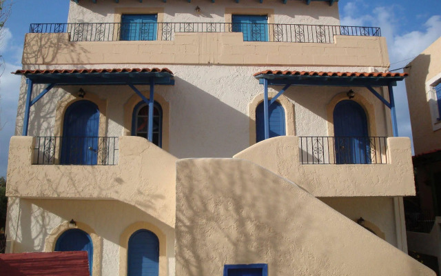 Maria Flora Apartments