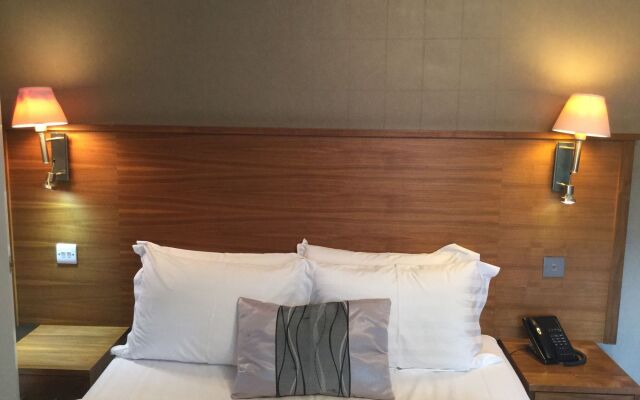 The New London Carlton Hotel & Service Apartments