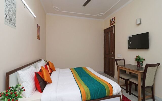 OYO 10669 Hotel Comfort Stay Inn