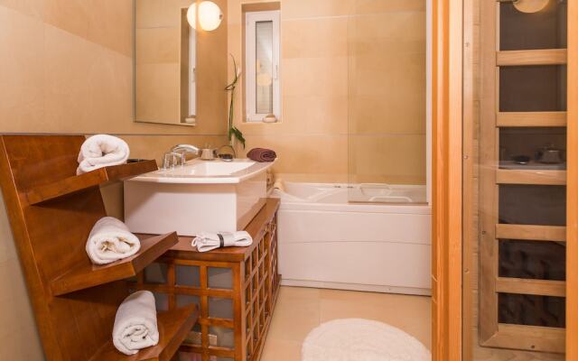 Villa Lola