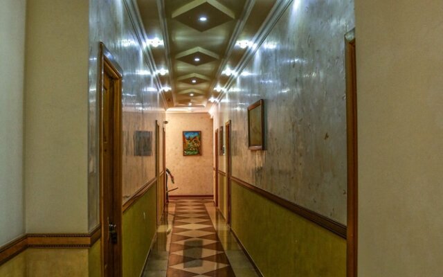 Lara Hotel