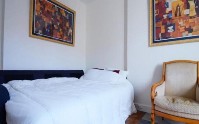 Center Pompidou Apartment