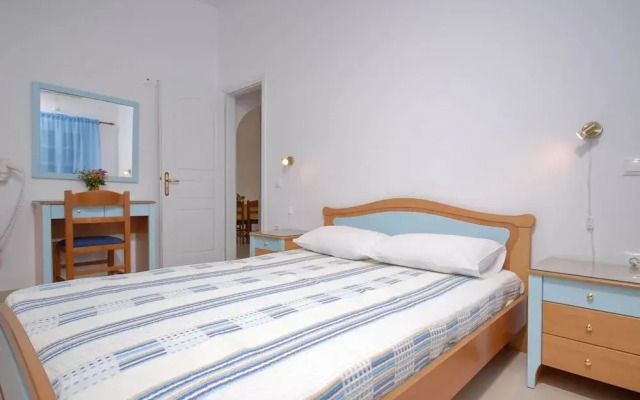 Crystal Naxos 2 Apartments at Mikri Vigla