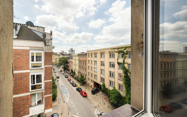 Wroclaw Center Apartment by Renters