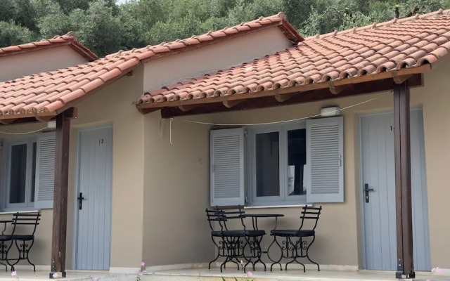 Olga's Sea View Studios -500m from Ipsos