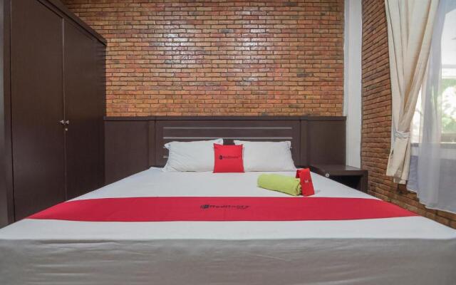 RedDoorz Plus near Cambridge City Square 2