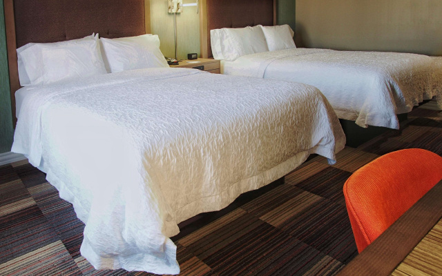 Hampton Inn & Suites Moore