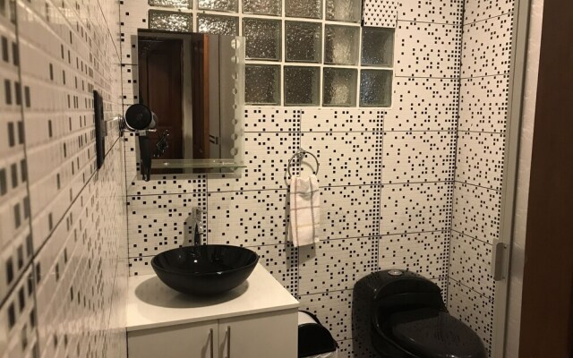 Del Niño Apartments