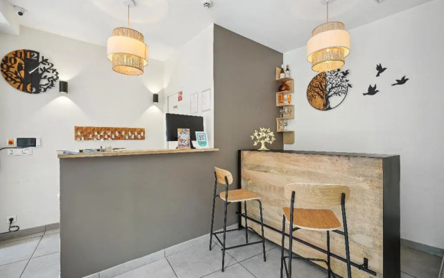 Hotel Le National Clichy Paris