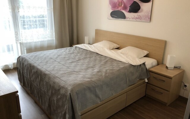 DeLuxe Apartments