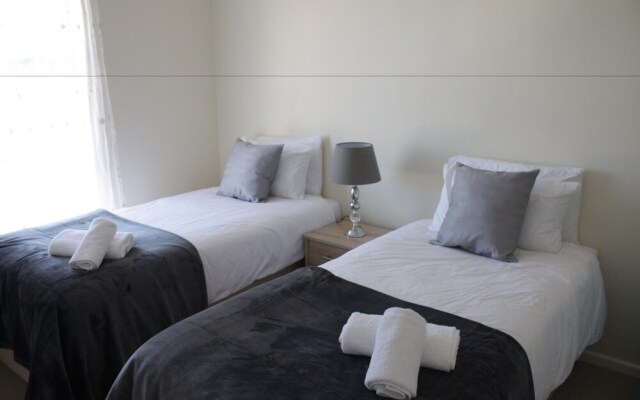 Villa Italia Apartments by CTHA