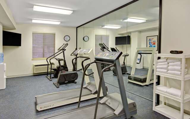 Days Inn & Suites by Wyndham Hickory