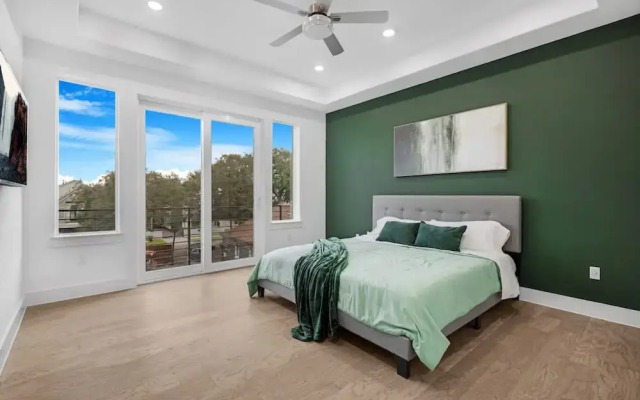 Luxurious 3 Bed3 Bath Near Downtown Houston