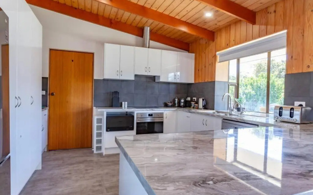 Celestial Heights - Stunning Views of City & Bay