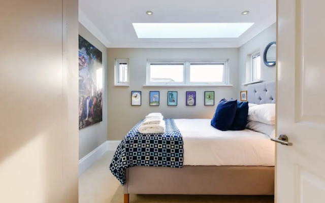 Stylish Family Home Close To Ealing Common