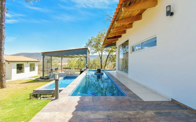 Agave House Pool and BBQ