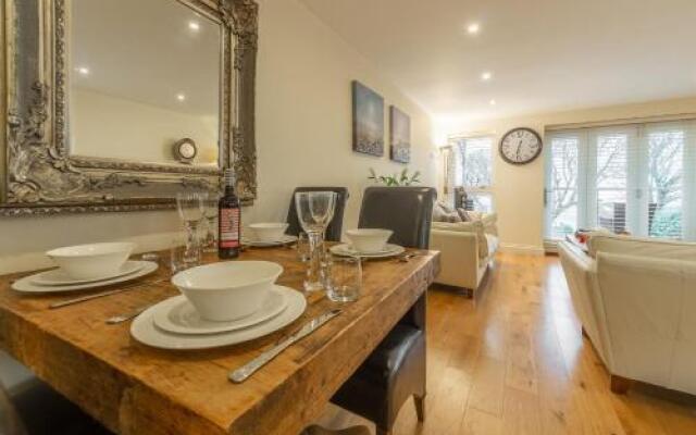 1 Sandy Lane