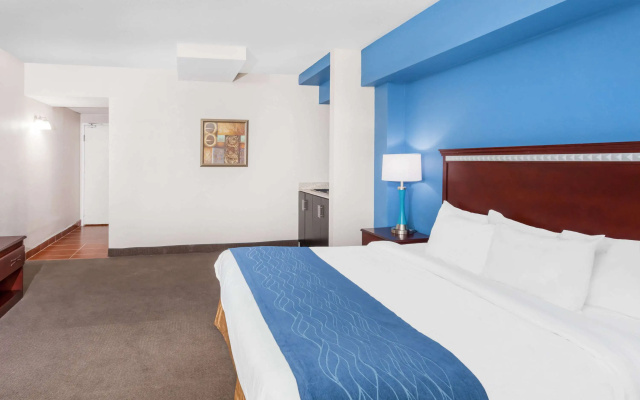 Baymont by Wyndham Delavan Near Lake Geneva