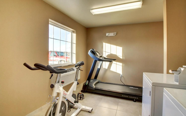 Cobblestone Hotel & Suites - Salem