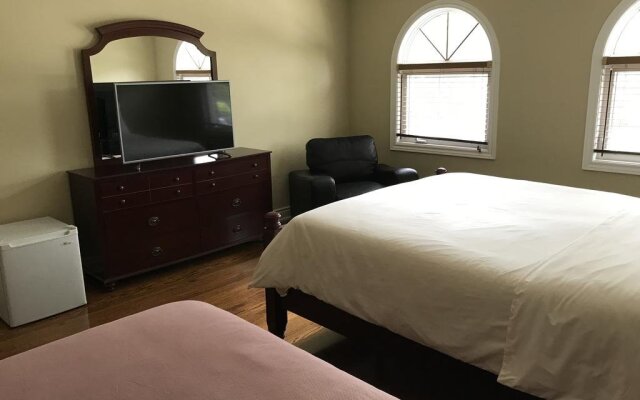 Hardy's Luxury House
