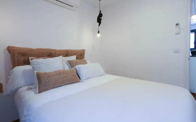 Eiffel Bridge Boutique Apartment