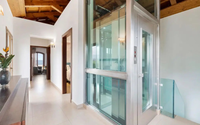 Luxurious Villa Liandri 600 m Resort