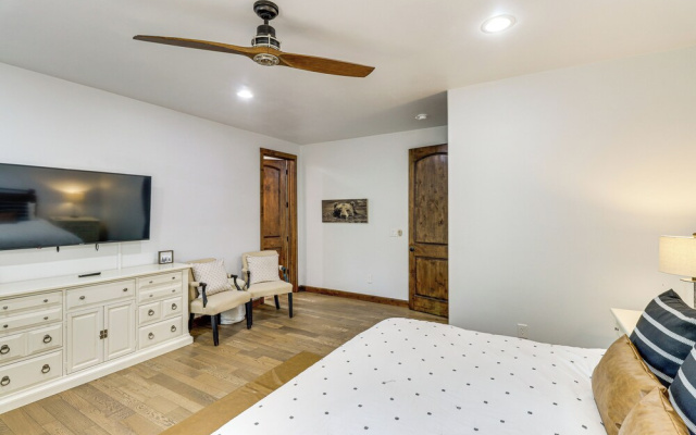 Porch, Fire Pit: 'pine View Retreat' in Lakeside!