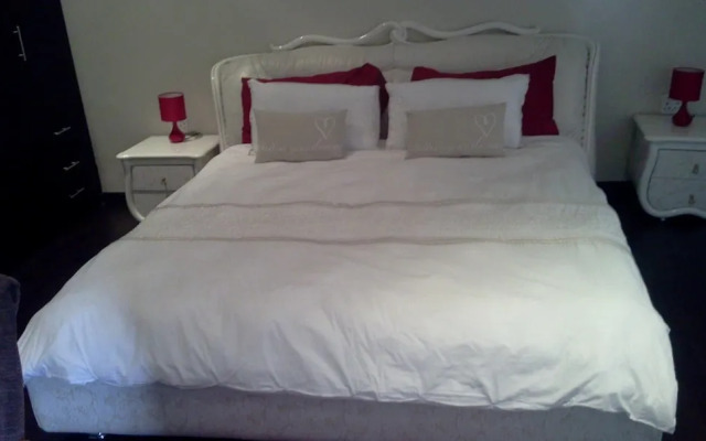 T.Recall Guest House
