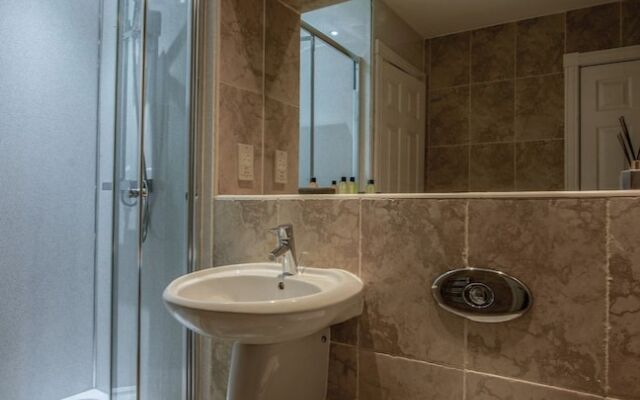 Stunning 1-bed Flat in Trendy Manchester Sleeps 4