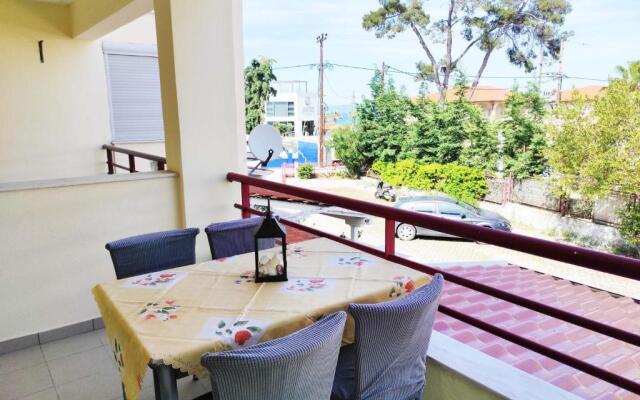 Sea View Maisonette in Chanioti, 40m from the Beach