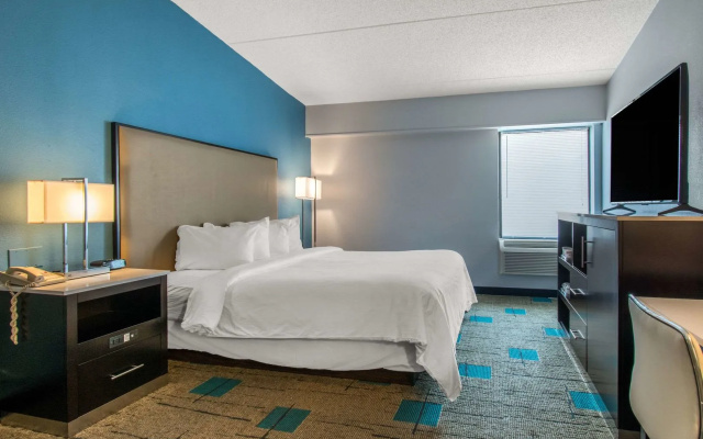 Hawthorn Extended Stay by Wyndham Chambersburg