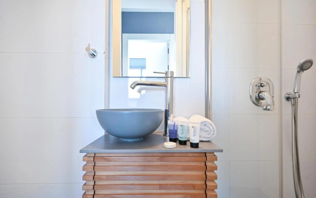 Beautiful 4BR Penthouse in Sheinkin street by HolyGuest