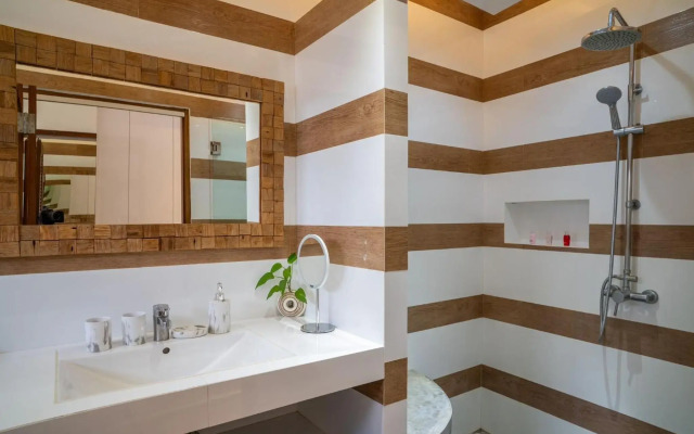 Tropical Season Villa Resort