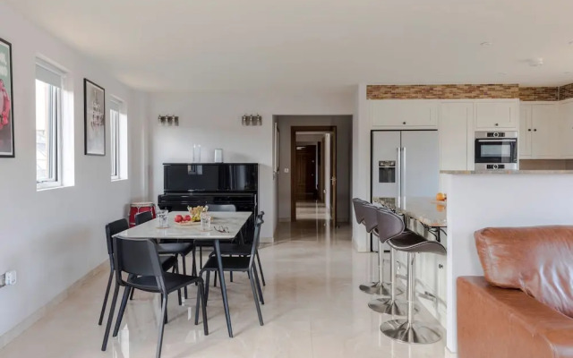 The Roof is on Fire - Farringdon - by Frankie Says