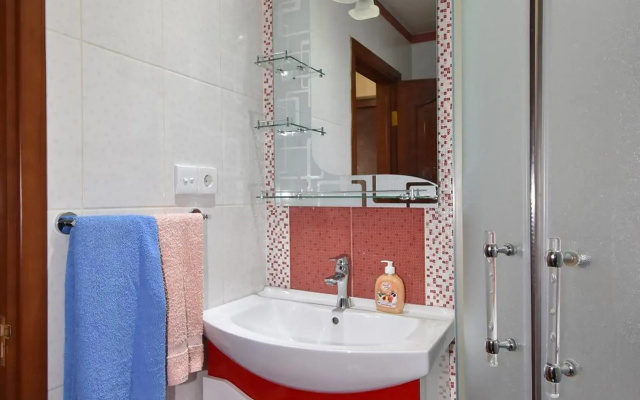 Eznik Koghbatsi- Amiryan crossroads 1 bedroom Newly Renovated apartment KO200